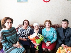 90-летний юбилей отметила ветеран труда Лидия Плесовских из поселка Нагорный