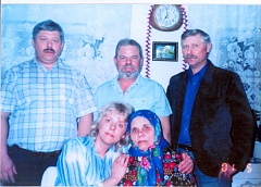 90-летний юбилей отметила жительница села Уват Елизавета Филатова