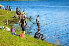 Первые соревнования по спортивной ловле рыбы собрали 30 участников 