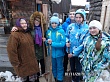Волонтеры из п.Першино помогли пожилым людям убрать снег во дворе.