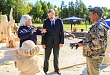 Сергей Путмин познакомился с участниками фестиваля деревянной парковой скульптуры Сергей Путмин познакомился с участниками фестиваля деревянной парковой скульптуры