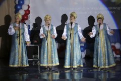 Глава Уватского района Сергей Путмин поздравил коллектив «Улыбка» с юбилеем