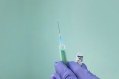 Привиться от коронавируса уватцы могут и в выходные дни