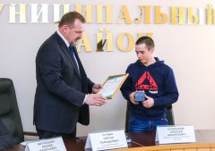 Сергей Путмин поздравил Алексея Огорелкова с победой на всероссийских соревнованиях