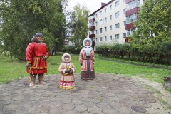 Скульптуры в честь коренных жителей нашего края – ханты – установили в Демьянке