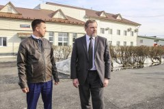 Вопросы благоустройства обсудили Сергей Путмин и начальник станции «Демьянка» Арсентий Слесарь