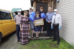 Многодетным семьям из Уватского района вручили ноутбуки в рамках акции «Помоги учиться дома»