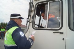 Водителям напомнили о ПДД при переезде железнодорожных путей