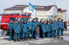 «Ты спи, страна, спокойно – ведь мы всегда в строю!»