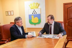 Сергей Путмин и Валентин Поспелов обсудили перспективы развития СМИ в районе