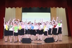 «Но осколком горячим рвется в мирный полдень былая война…»