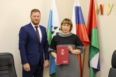 Лучшим сотрудникам гражданской обороны вручены награды