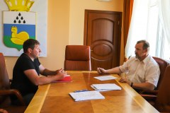 Сергей Путмин и предприниматель Иван Веприков обсудили развитие рыболовного туризма 