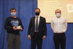 В Демьянке проживающим в аварийном жилье вручили ключи от квартир в новом доме 
