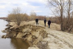 3 миллиона рублей потратят на восстановление разрушенного участка дамбы в Осиннике
