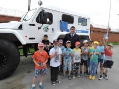 Увлекательная экскурсия в ОМВД для воспитанников спортивного лагеря
