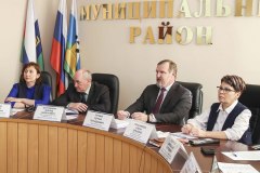 Уватская школа награждена золотой медалью «100 лучших школ России»