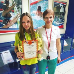 Спортсменка из Уватского района – обладатель двух кубков матчевой встречи по плаванию в Тюмени