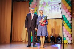 Сергей Путмин поздравил социальных работников с профессиональным праздником
