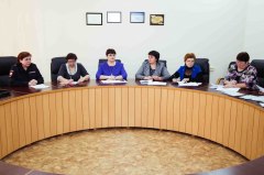 Состоялось очередное заседание комиссии по делам несовершеннолетних и защите их прав