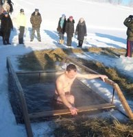 В крещенскую купель – с верой и благоговением