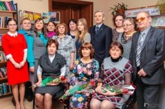 Заслуженным работникам библиотеки вручены награды Тюменской областной Думы