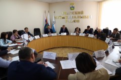 Организацию летней кампании и безопасность детей во время каникул обсудили в Уватском районе