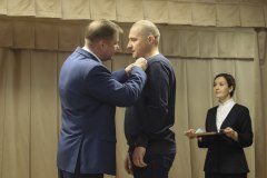 Медаль Жукова вручили уватцу за подвиг при исполнении воинского долга