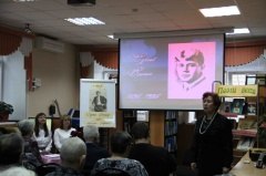 «Мои стихи, спокойно расскажите про жизнь мою…»